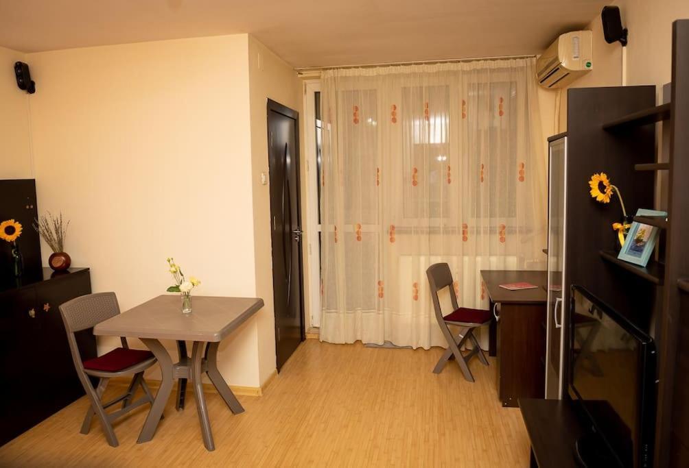 Garsoniera Linistita Zona Vitan Bucureşti Exterior foto